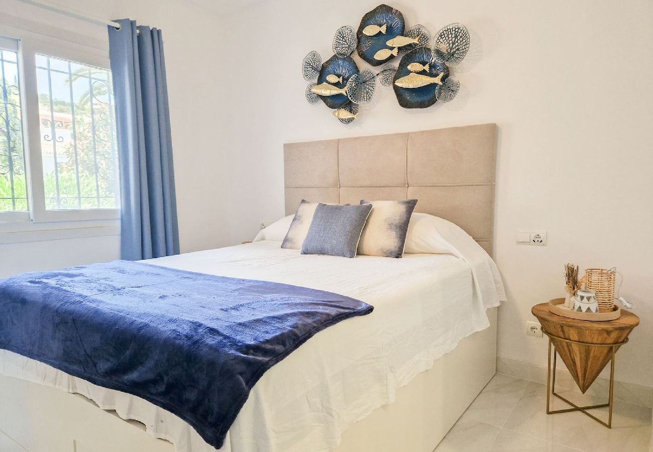 Apartment in Benahavís - Modern 2 bedroom garden apt in Benahavis