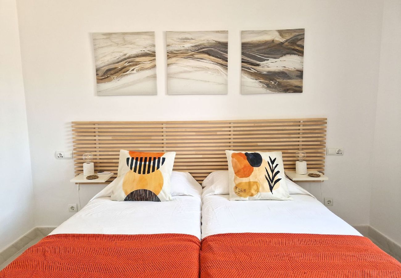 Apartment in Benahavís - Modern 2 bedroom garden apt in Benahavis