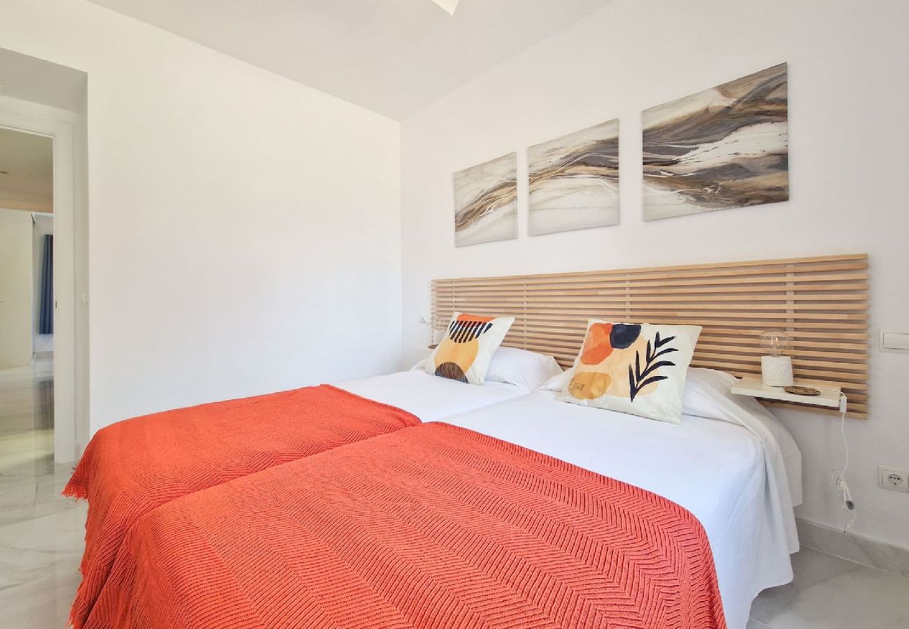Apartment in Benahavís - Modern 2 bedroom garden apt in Benahavis