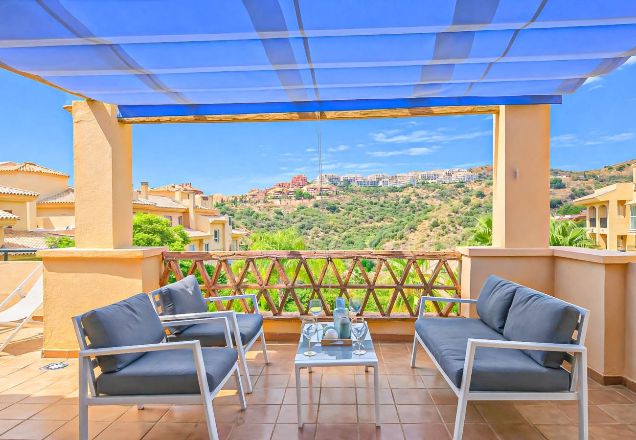 Apartment in Mijas Costa - 1 bed penthouse apt in Calahonda 