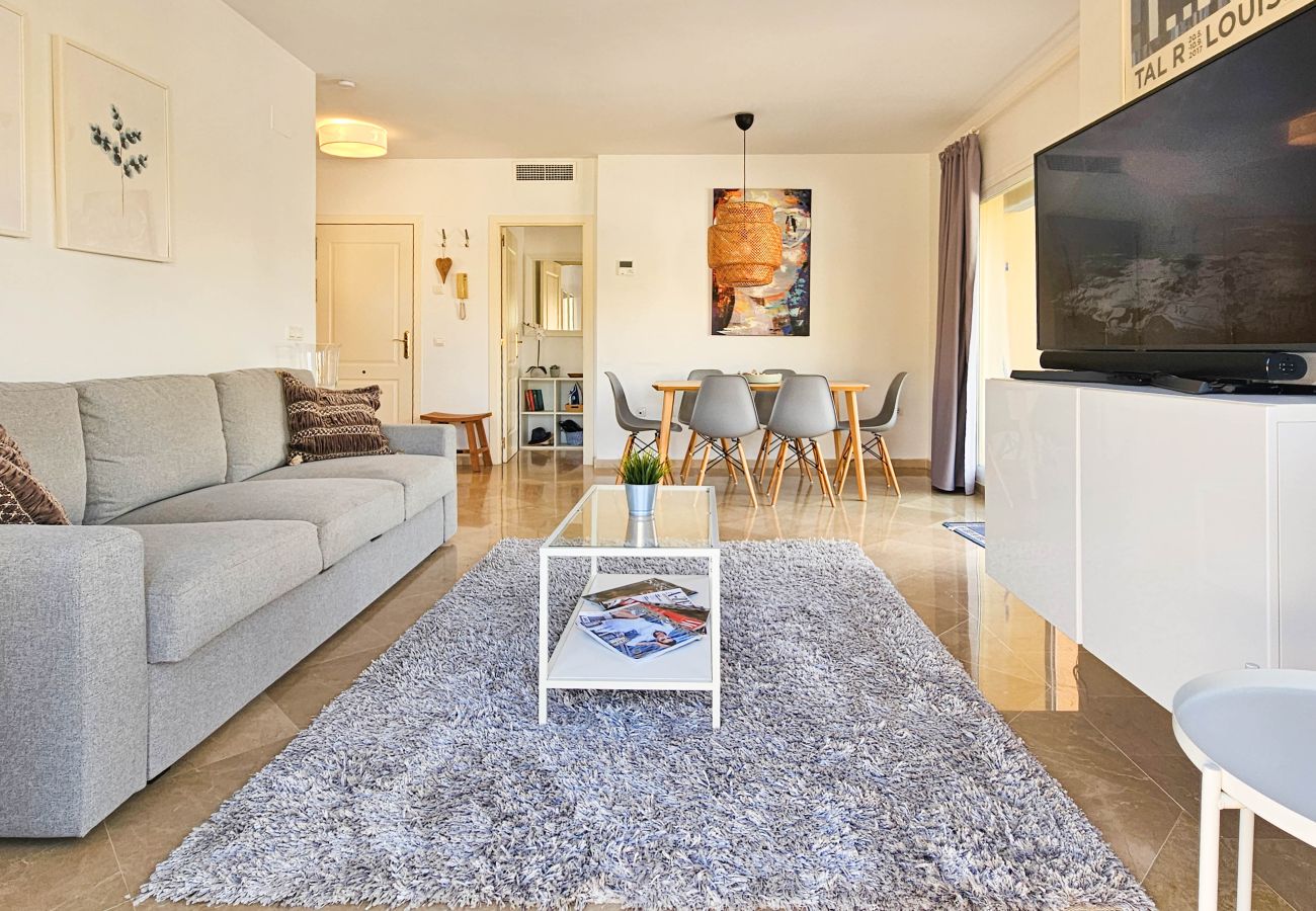 Apartment in Mijas Costa - 1 bed penthouse apt in Calahonda 