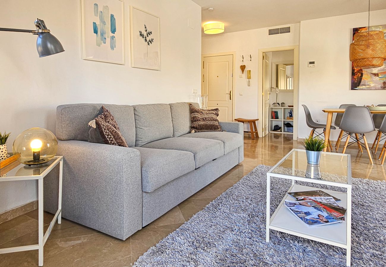 Apartment in Mijas Costa - 1 bed penthouse apt in Calahonda 