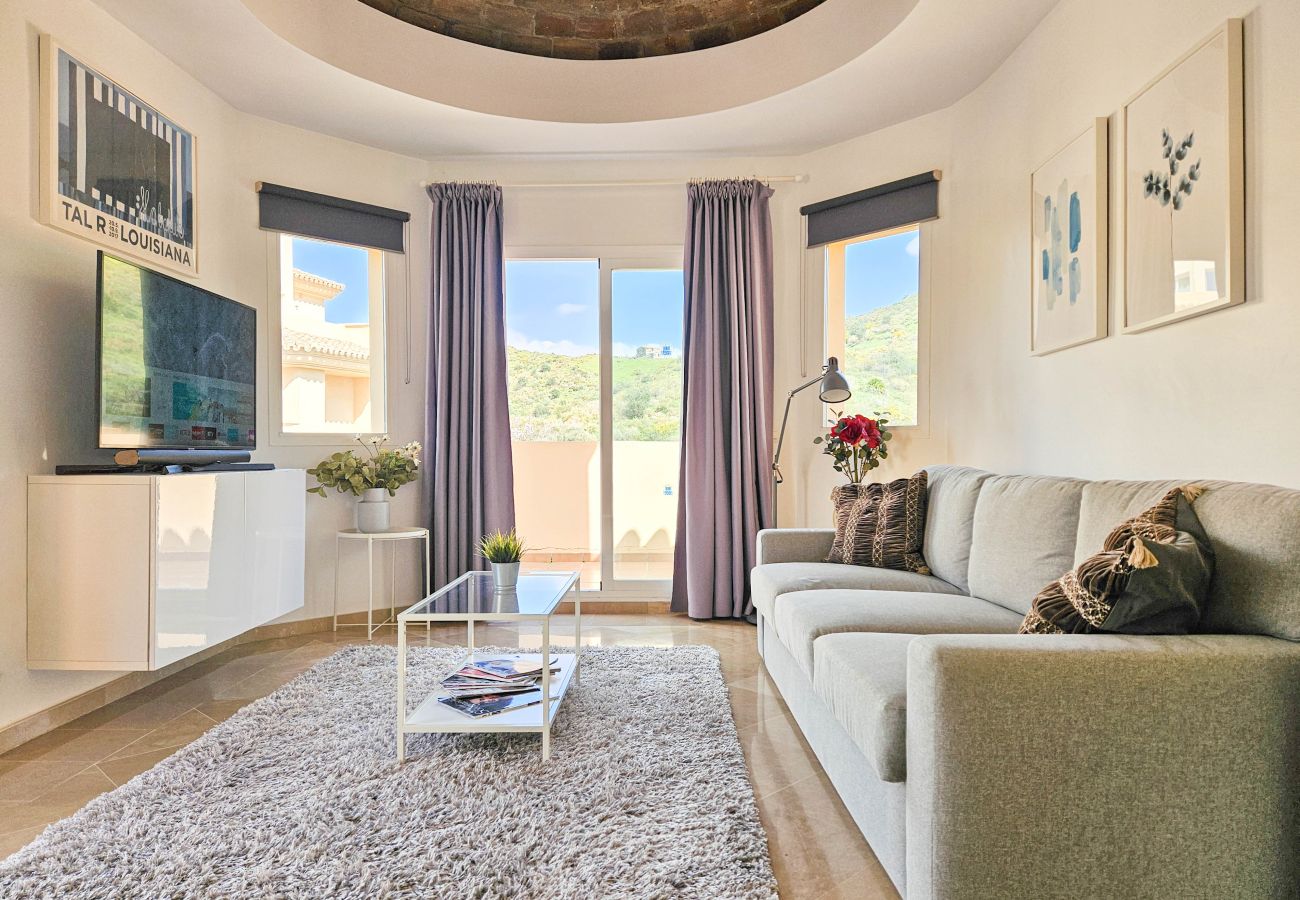 Apartment in Mijas Costa - 1 bed penthouse apt in Calahonda 