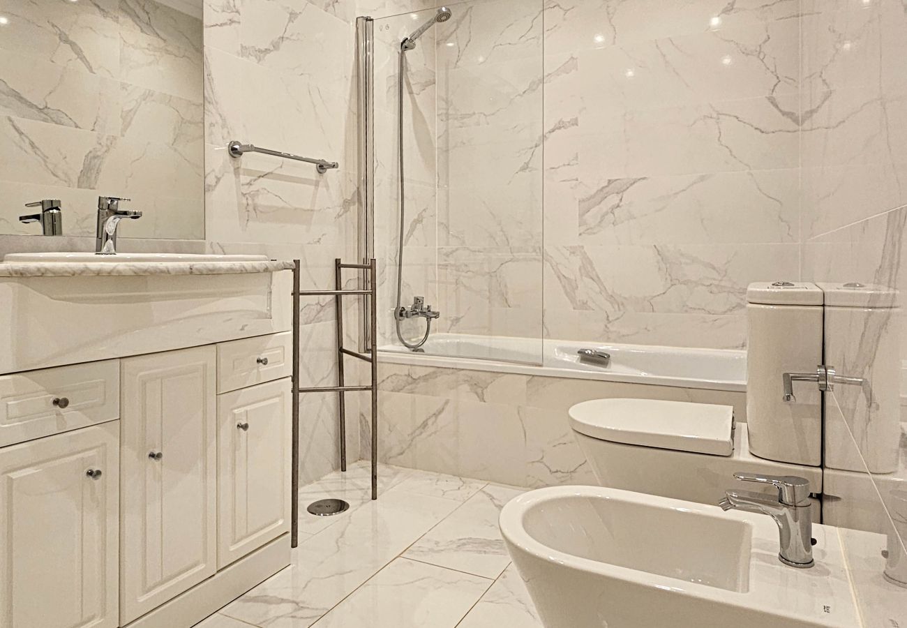 Apartment in Mijas Costa - 3 bed penthouse apt La Cala close to beach 