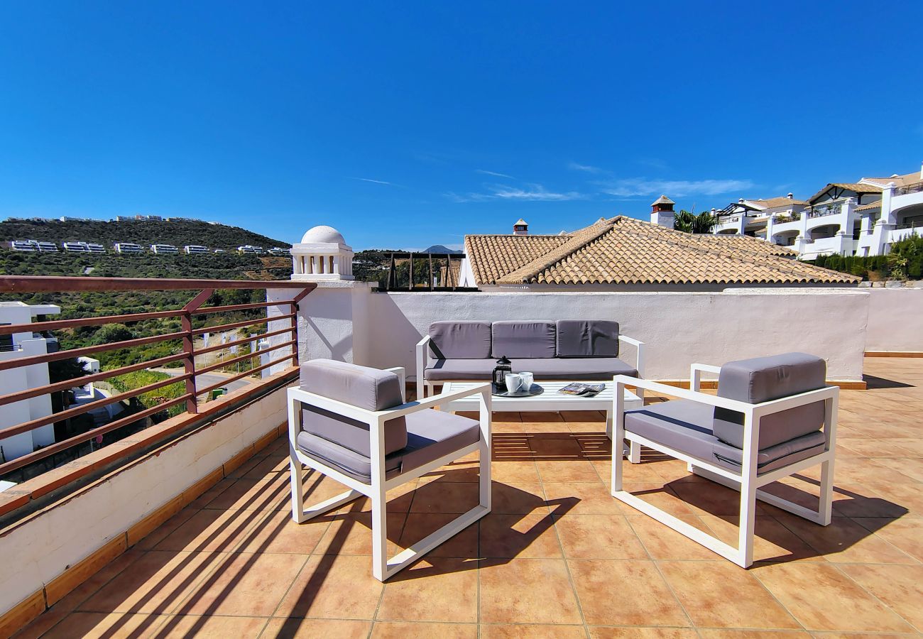 Apartment in Casares - Modern 3 bedroom penthouse in Casares Costa + BBQ 
