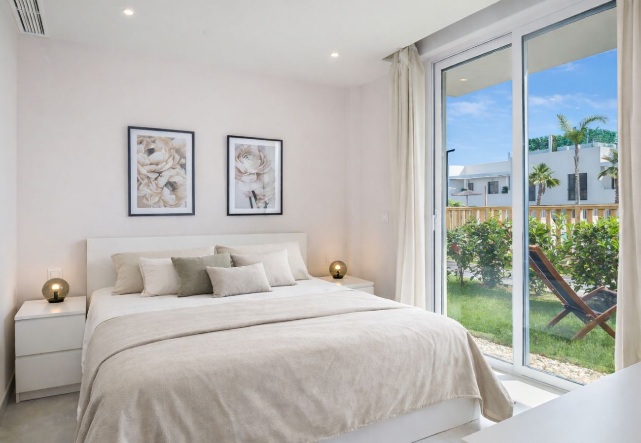 Apartment in Mijas Costa - Modern 3 bed garden apt next to pool Casa Banderas 