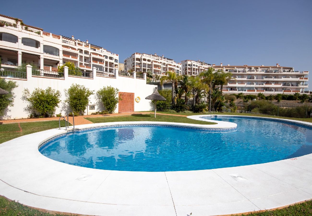 Apartment in Mijas Costa - Spacious PH with Panoramic Views 