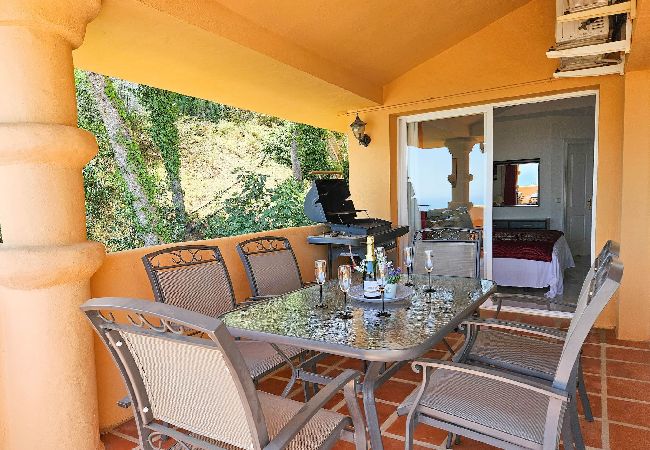 Apartment in Mijas Costa - 3 bedroom penthouse apartment in Calahonda  Apartment in Mijas Costa - 3 bedroom penthouse apartment in Calahonda