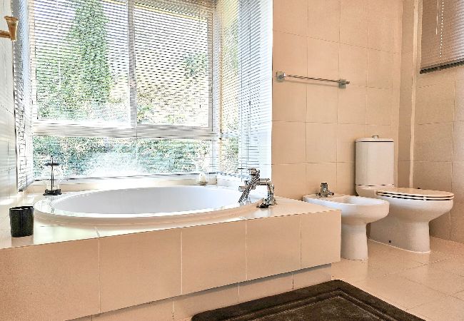 Apartment in Mijas Costa - 3 bedroom penthouse apartment in Calahonda  Apartment in Mijas Costa - 3 bedroom penthouse apartment in Calahonda