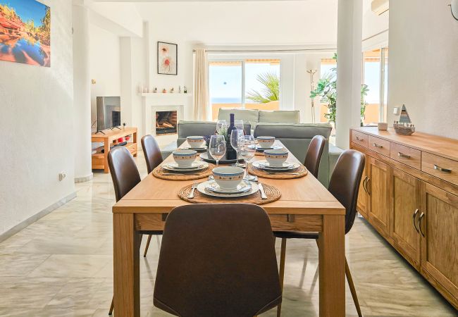 Apartment in Mijas Costa - 3 bedroom penthouse apartment in Calahonda  Apartment in Mijas Costa - 3 bedroom penthouse apartment in Calahonda