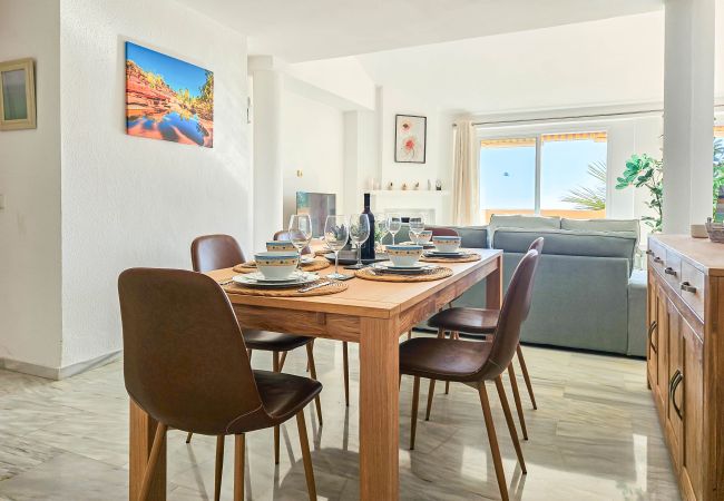 Apartment in Mijas Costa - 3 bedroom penthouse apartment in Calahonda  Apartment in Mijas Costa - 3 bedroom penthouse apartment in Calahonda