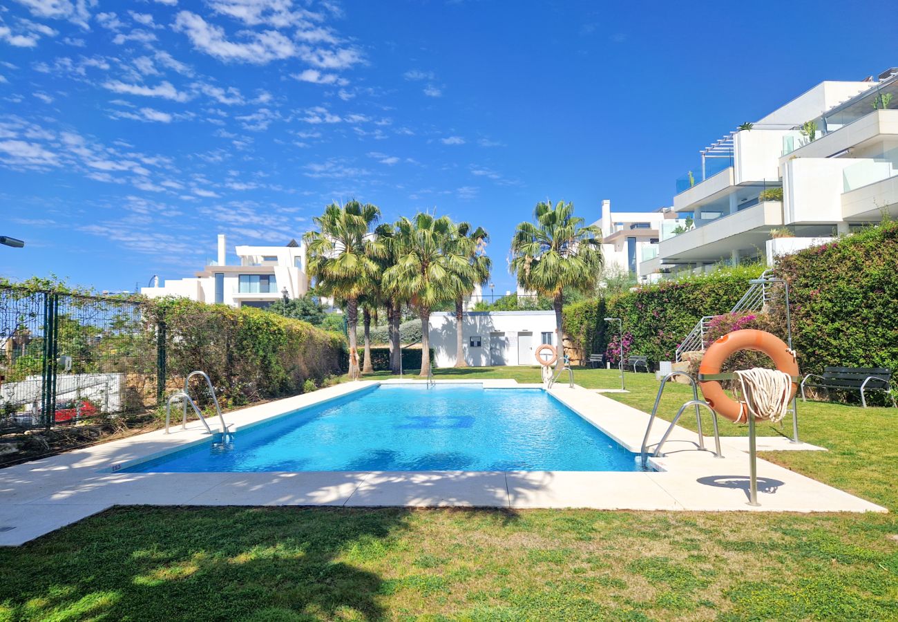 Apartment in Marbella - Garden level apt - 300 m to Cabopino Golf 