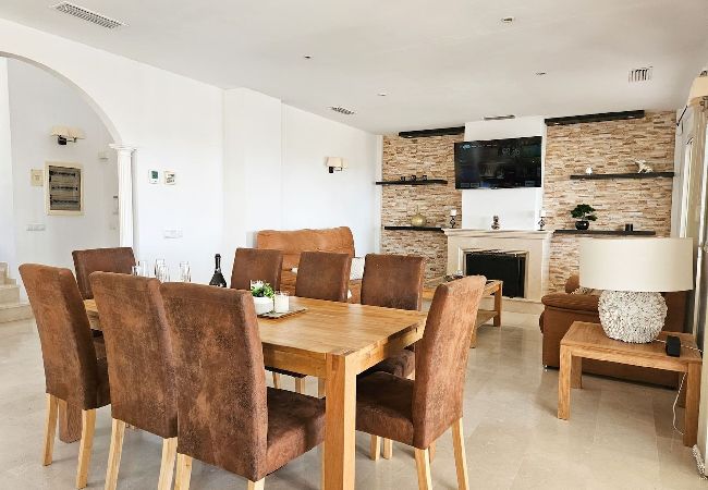 Villa in Mijas Costa - Beautiful 5 bed villa with pool  Villa in Mijas Costa - Beautiful 5 bed villa with pool