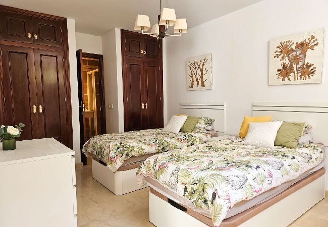 Villa in Mijas Costa - Beautiful 5 bed villa with pool  Villa in Mijas Costa - Beautiful 5 bed villa with pool