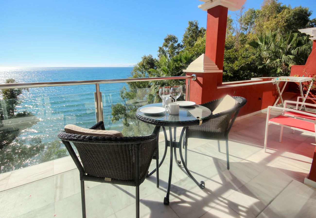 Apartment in Estepona - 2 Bedroom Penthouse Punta Plata Beach Estepona 50m from beach