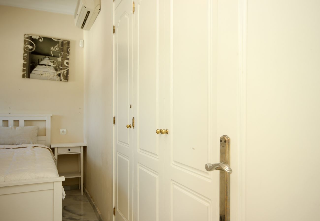 Apartment in Estepona - 2 Bedroom Penthouse Punta Plata Beach Estepona 50m from beach