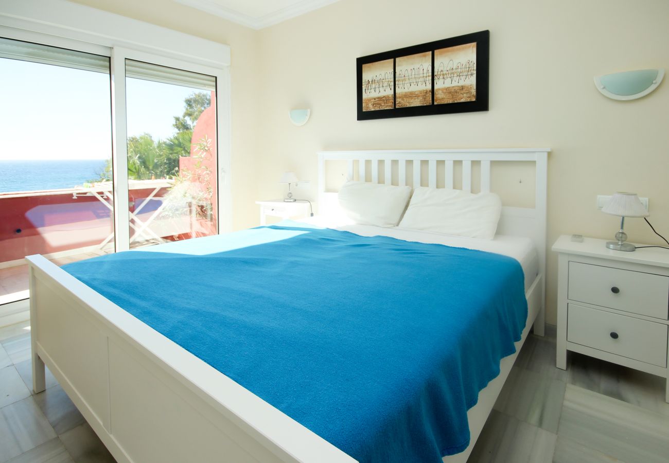 Apartment in Estepona - 2 Bedroom Penthouse Punta Plata Beach Estepona 50m from beach