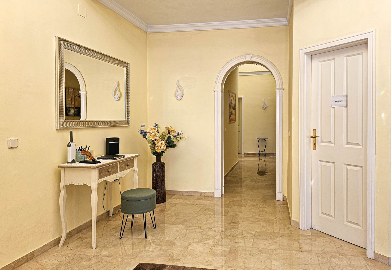 Villa in Mijas Costa - 3 Bedroom Villa with Sea Views and Private Pool