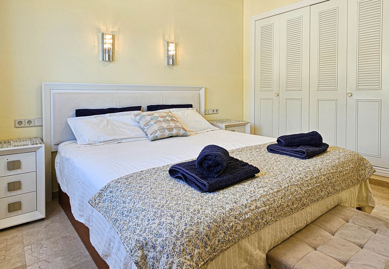 Villa in Mijas Costa - 3 Bedroom Villa with Sea Views and Private Pool