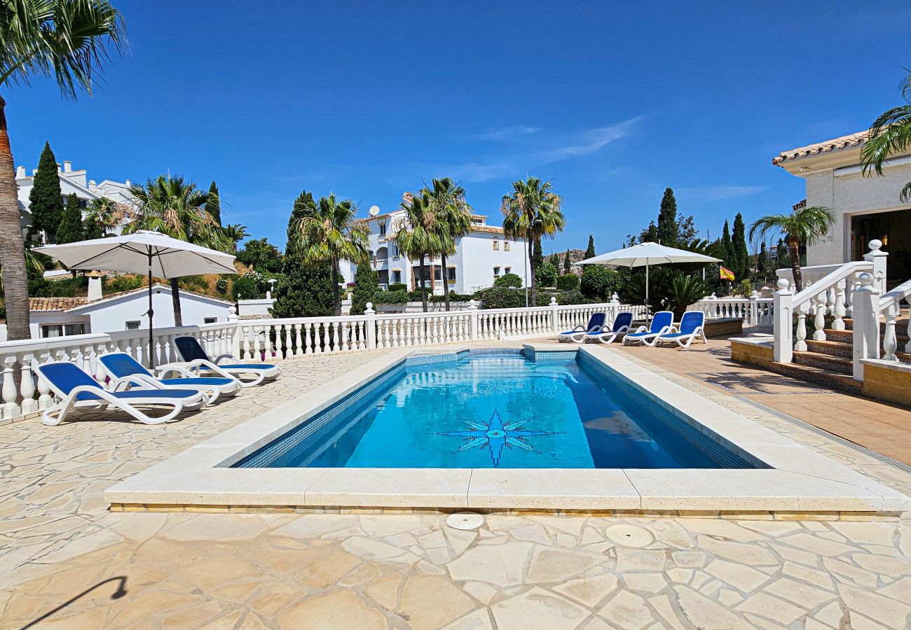 Villa in Mijas Costa - 3 Bedroom Villa with Sea Views and Private Pool