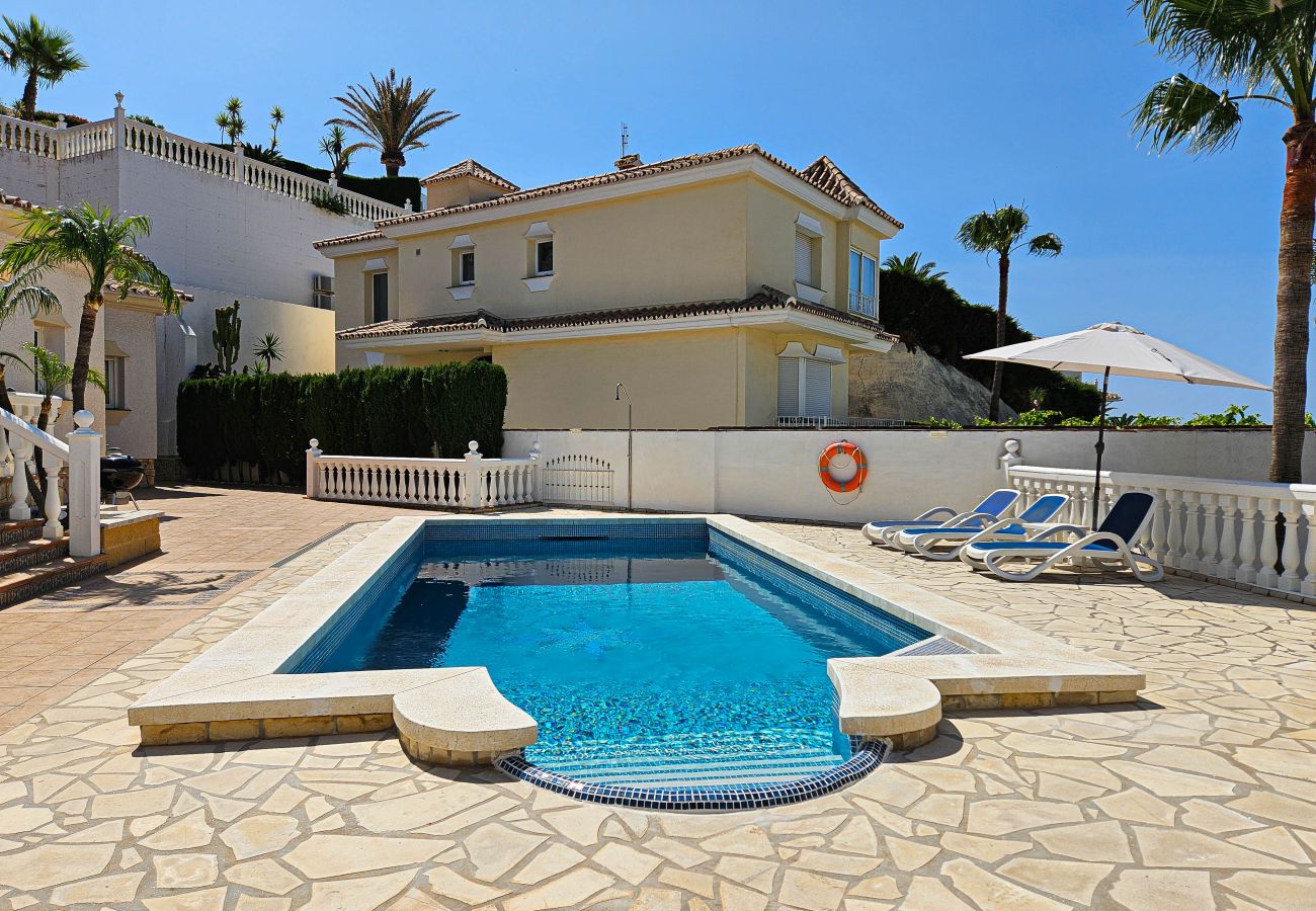 Villa in Mijas Costa - 3 Bedroom Villa with Sea Views and Private Pool