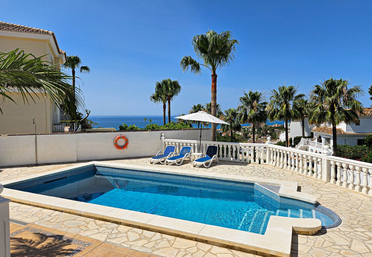 Villa in Mijas Costa - 3 Bedroom Villa with Sea Views and Private Pool