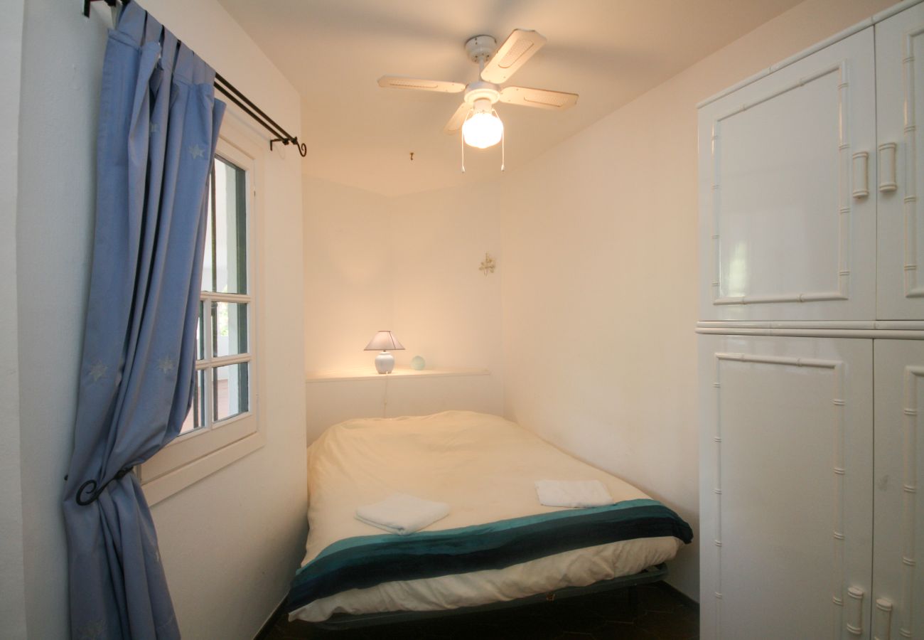 Apartment in Marbella - Two Bedroomed apartment to rent in Cabopino Port