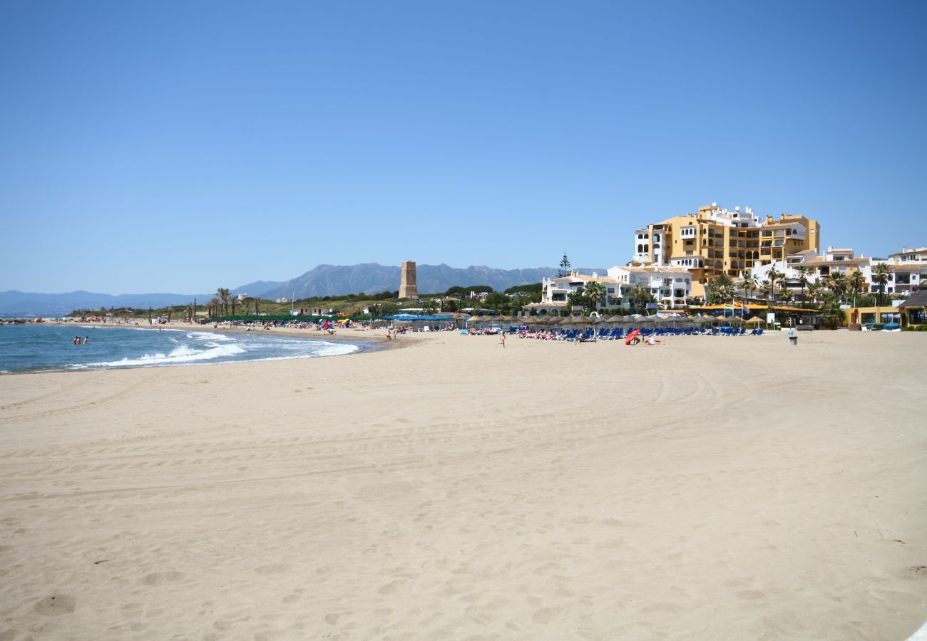 Apartment in Marbella - Two Bedroomed apartment to rent in Cabopino Port