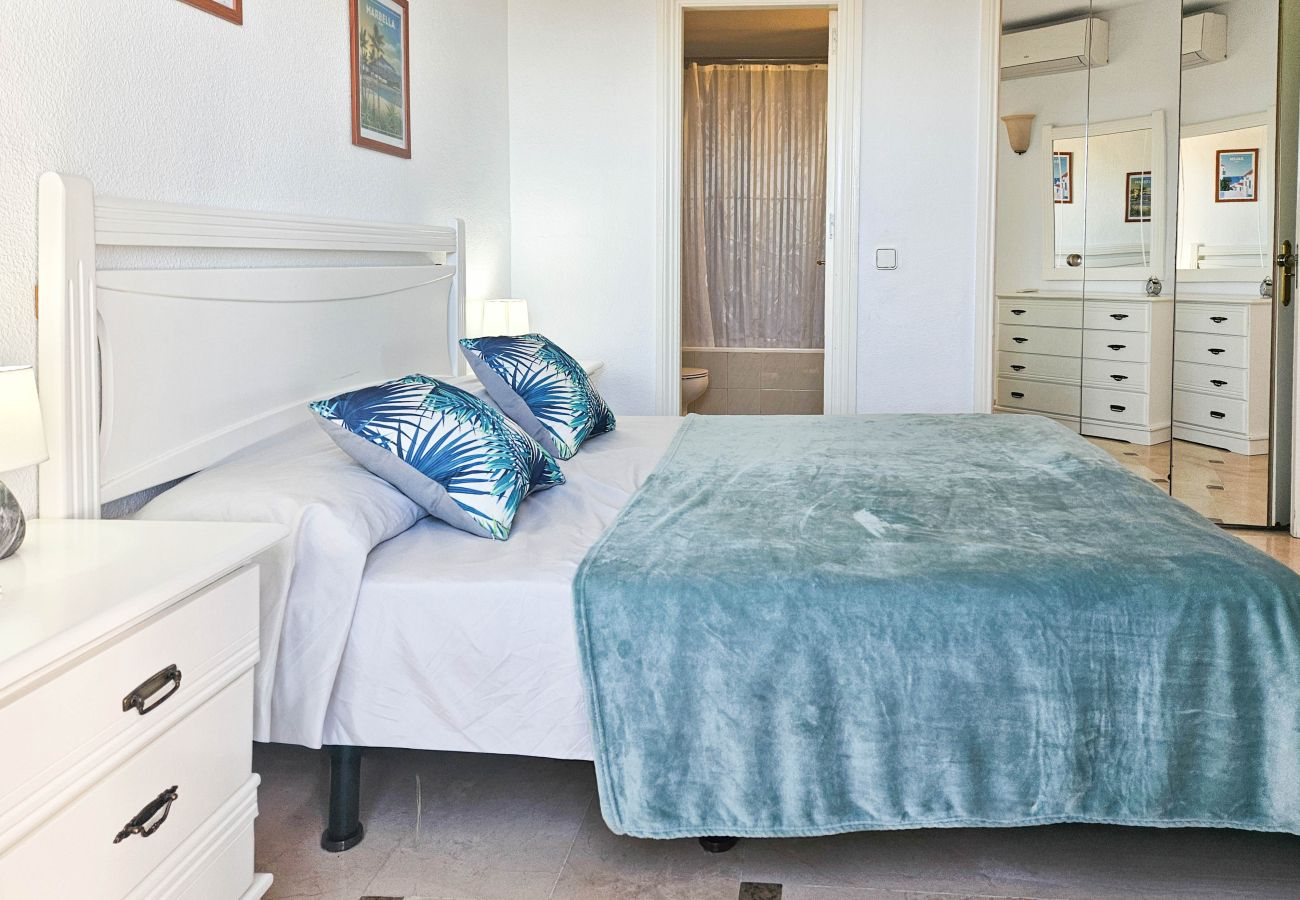 Apartment in Mijas Costa - Seaview apartment in El Porton Calahonda