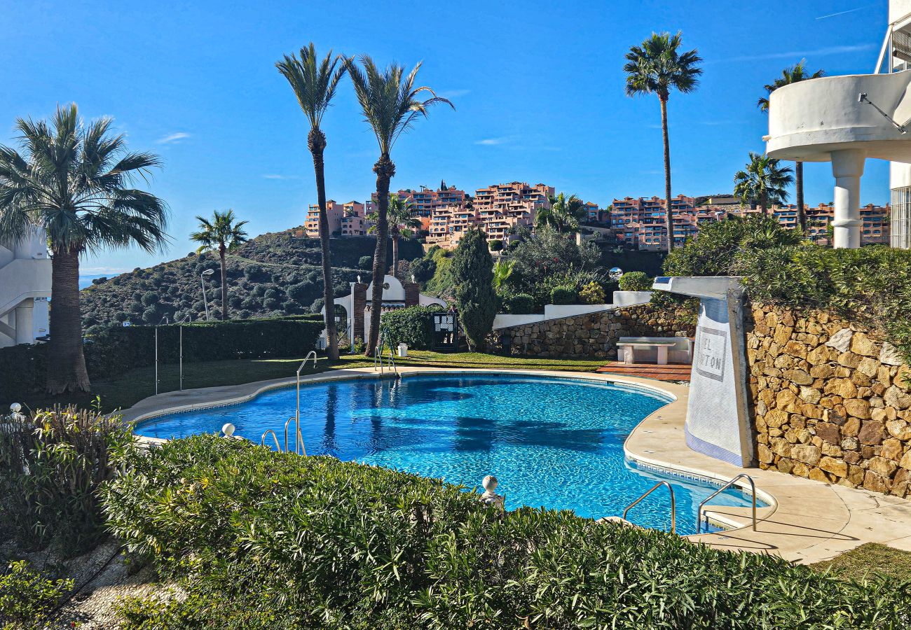 Apartment in Mijas Costa - Seaview apartment in El Porton Calahonda