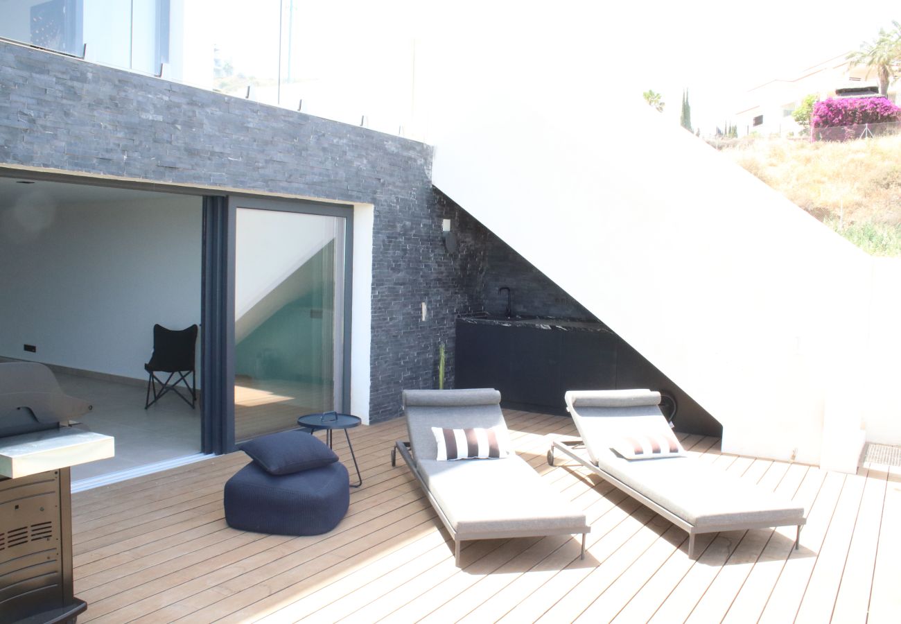 Villa in La Cala de Mijas - Spectacular 4 bedroom villa front line golf with private pool and sea views La Cala de Mijas