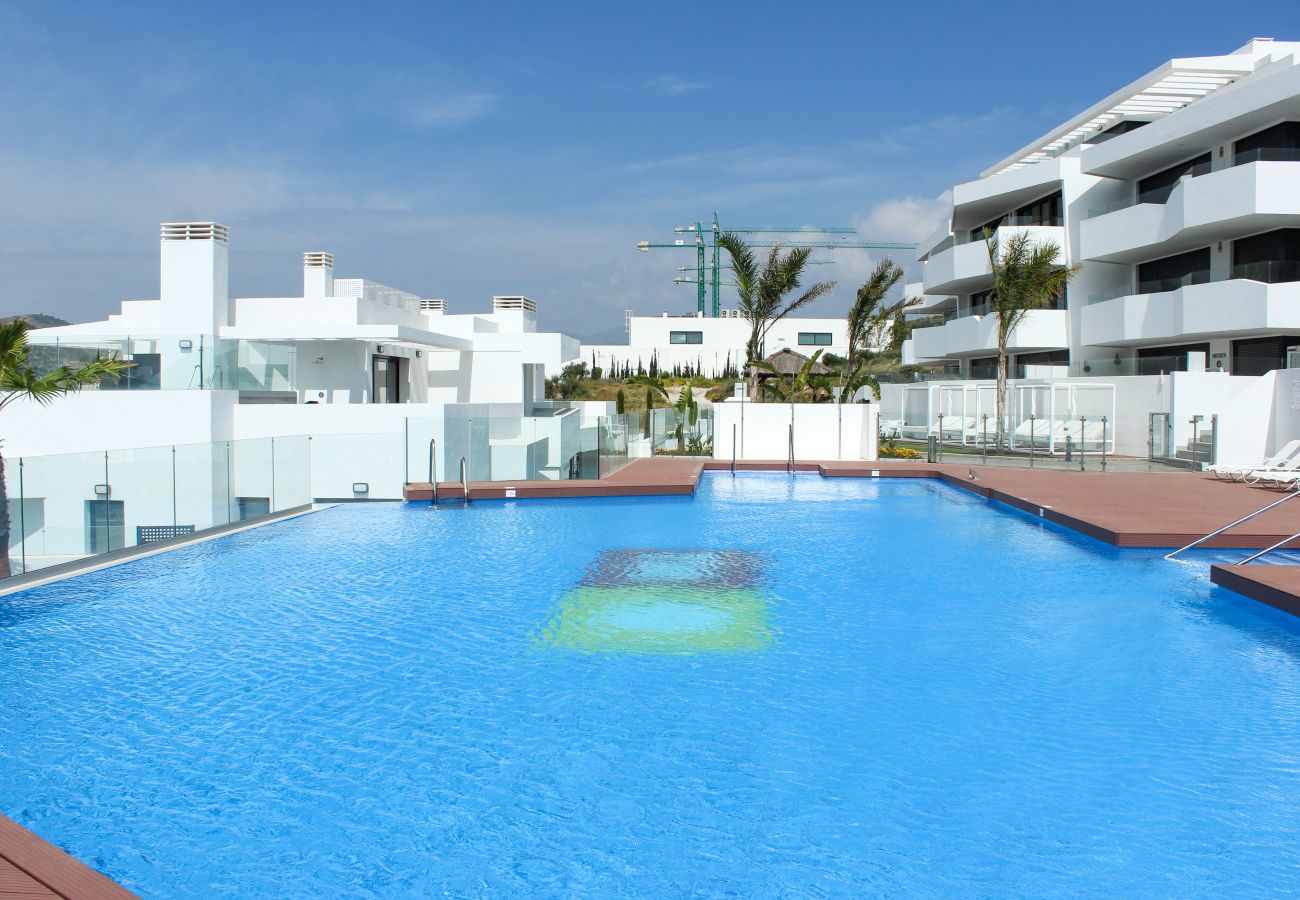 Apartment in La Cala de Mijas - Luxury 4 bedroom penthouse apartment in Dream gardens, La Cala de Mijas with extensive terraces offering a hot tub and plunge pool.