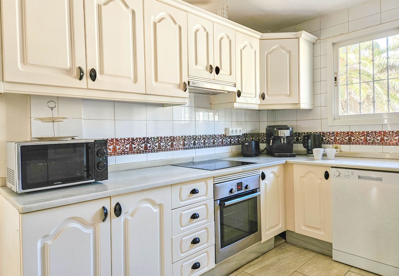 Terraced House in Mijas Costa - Beautiful 6 bedroom Townhouse very close to the sea El Faro