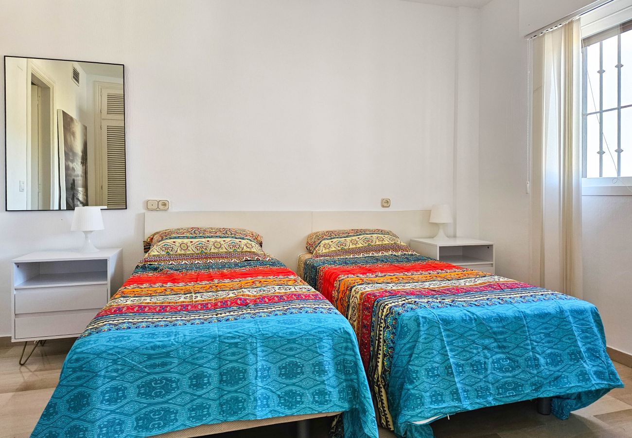 Terraced House in Mijas Costa - Beautiful 6 bedroom Townhouse very close to the sea El Faro