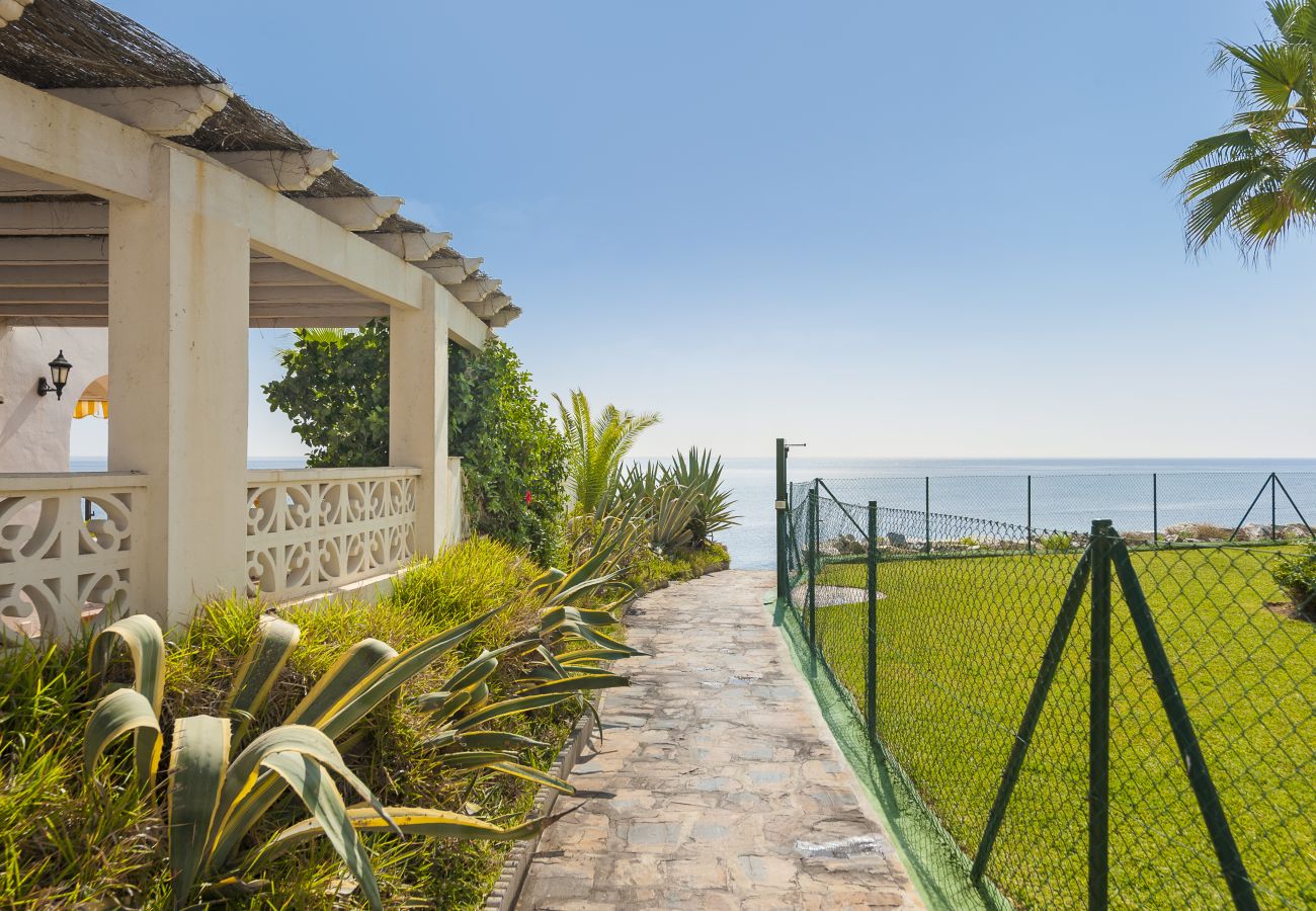 Terraced House in Mijas Costa - Beautiful 6 bedroom Townhouse very close to the sea El Faro