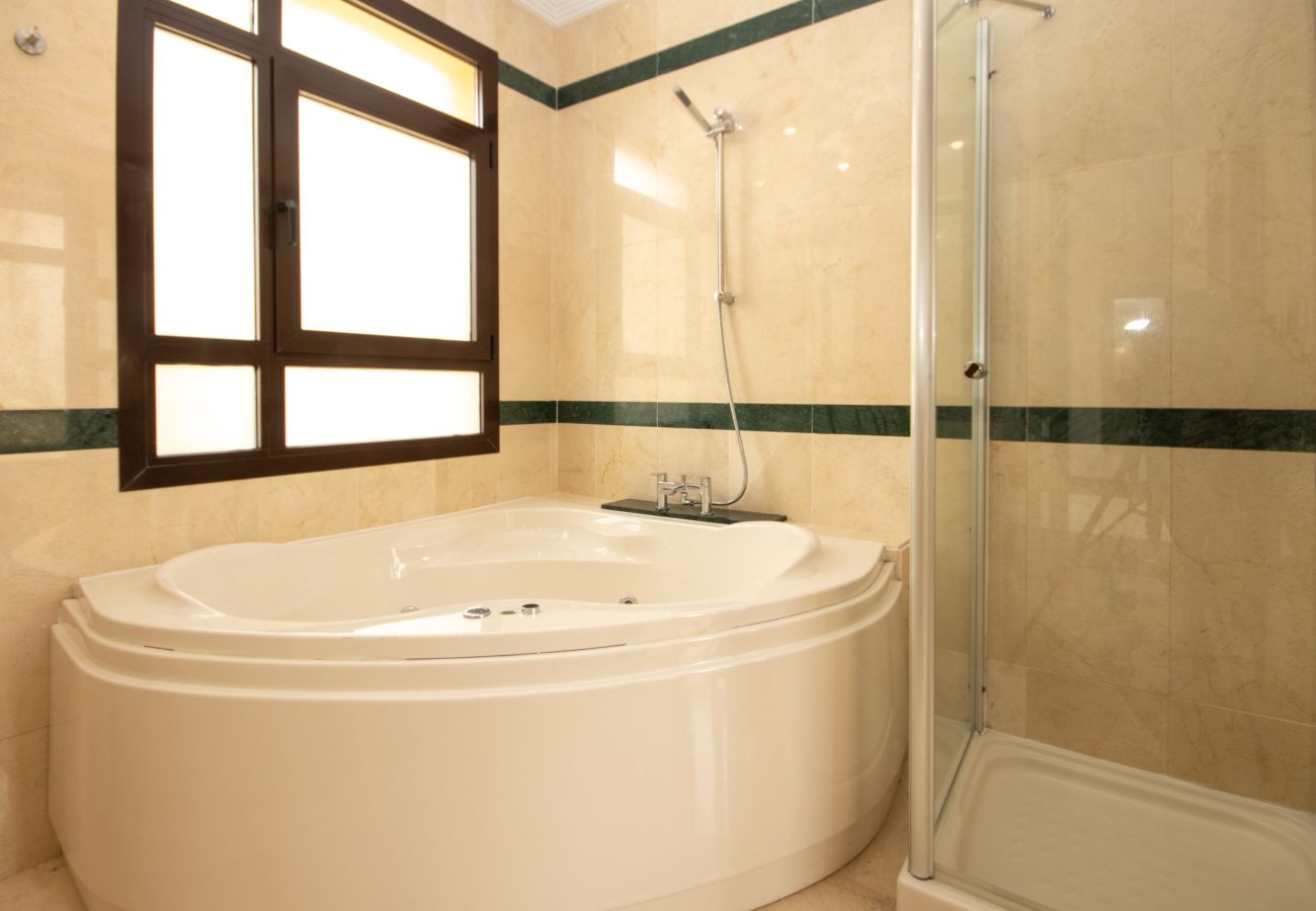 Terraced House in Puerto Banus - Luxury modern 4 bedroom townhouse near Puerto Banus with private pool