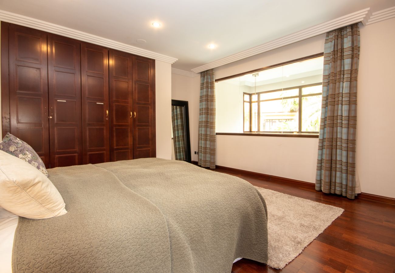 Terraced House in Puerto Banus - Luxury modern 4 bedroom townhouse near Puerto Banus with private pool