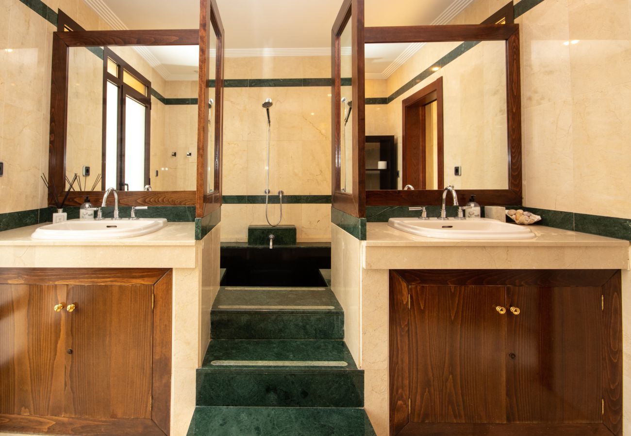 Terraced House in Puerto Banus - Luxury modern 4 bedroom townhouse near Puerto Banus with private pool