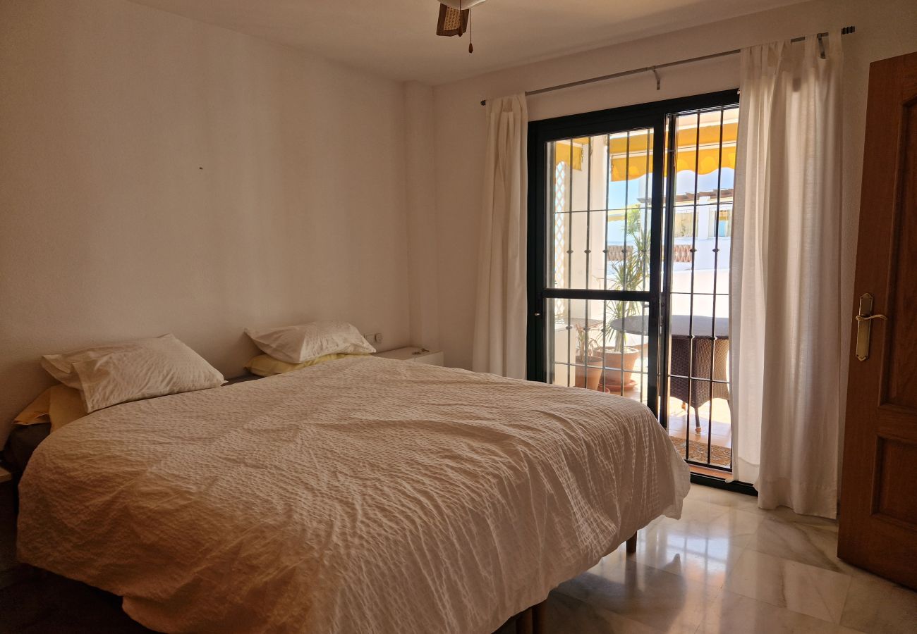 Apartment in Benalmádena - 2412