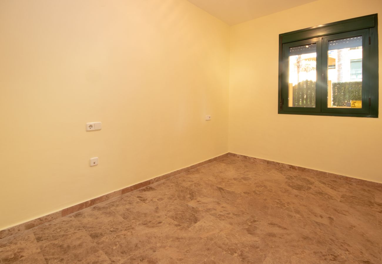 Apartment in San Pedro de Alcántara - Three Bedroom Ground Floor Apartment Walking Distance to All Amenities