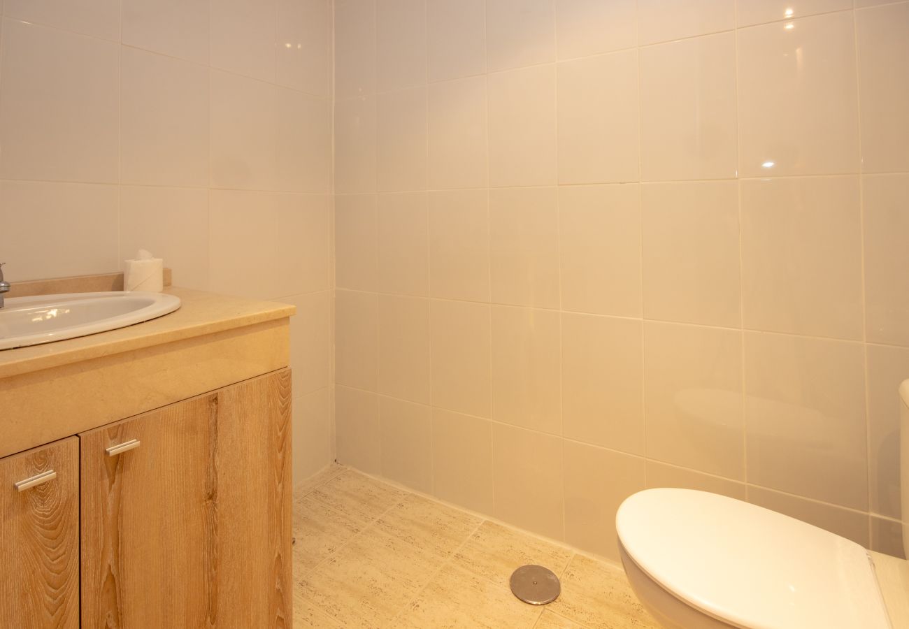 Apartment in San Pedro de Alcántara - Three Bedroom Ground Floor Apartment Walking Distance to All Amenities