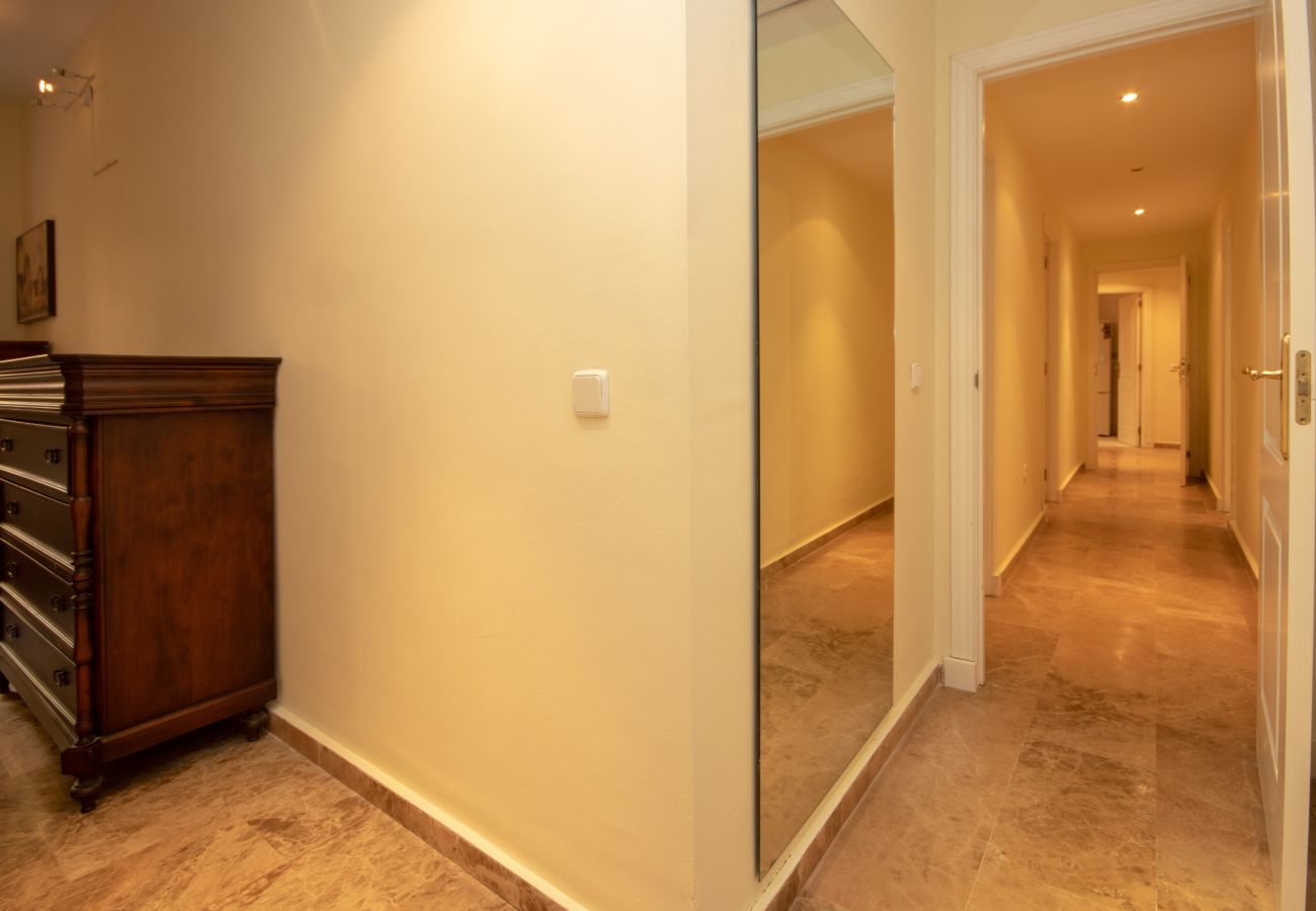 Apartment in San Pedro de Alcántara - Three Bedroom Ground Floor Apartment Walking Distance to All Amenities