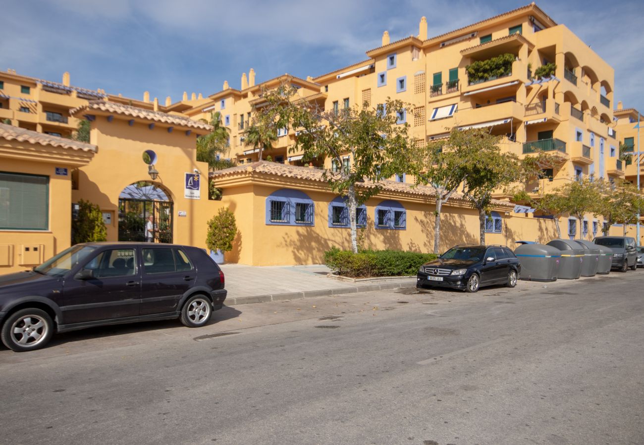 Apartment in San Pedro de Alcántara - Three Bedroom Ground Floor Apartment Walking Distance to All Amenities