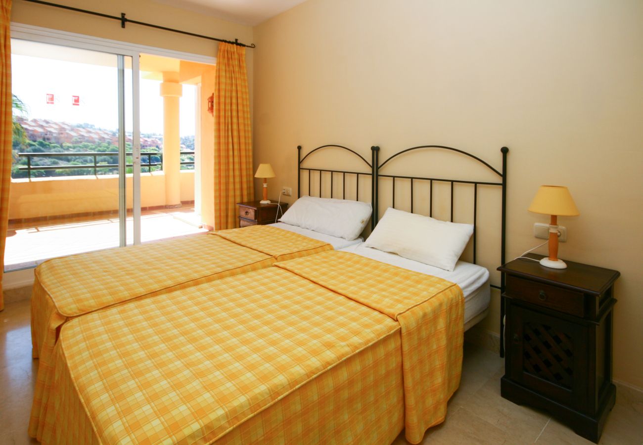 Apartment in Marbella - LuxuryTwo Bedroom Apartment Fabulous Golf Views