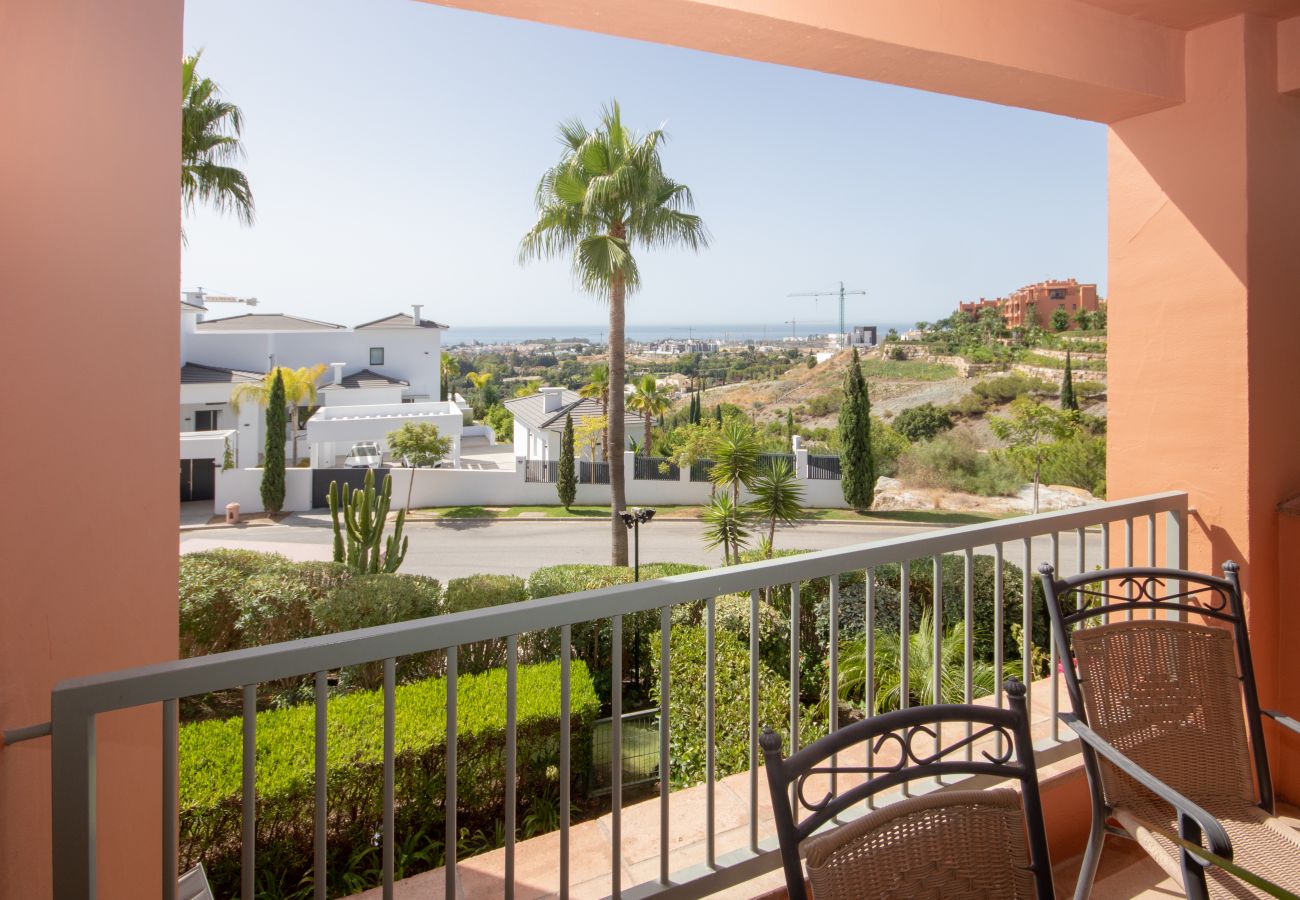 Apartment in Estepona - Luxurious Three Bedroom Apartment in Front Line Golf Complex