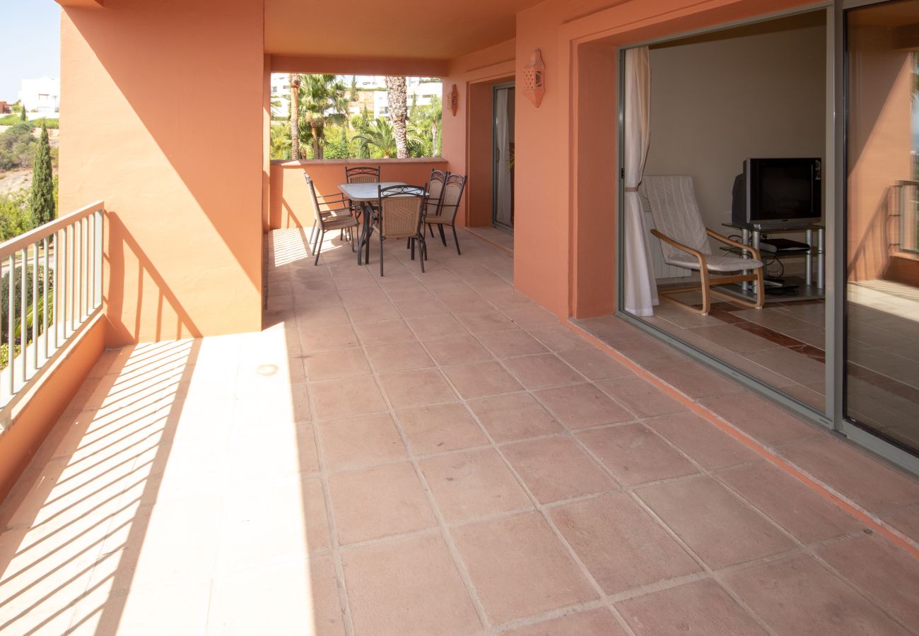 Apartment in Estepona - Luxurious Three Bedroom Apartment in Front Line Golf Complex