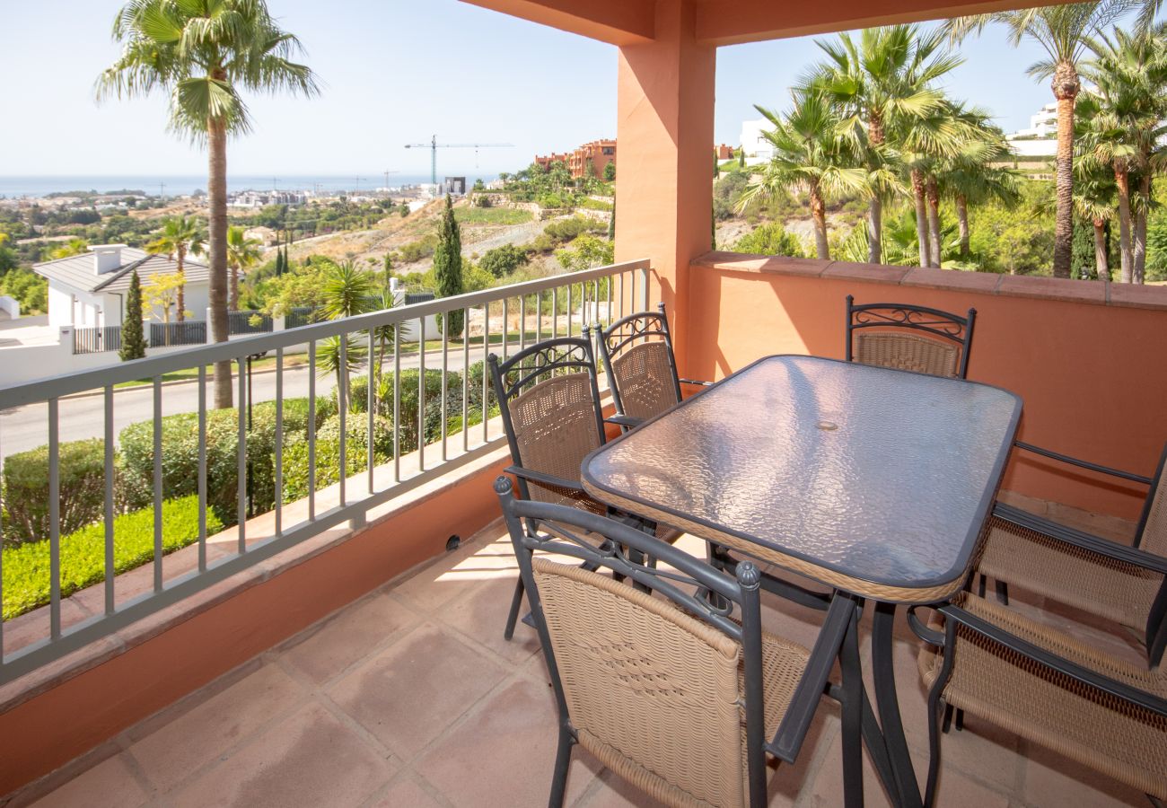 Apartment in Estepona - Luxurious Three Bedroom Apartment in Front Line Golf Complex