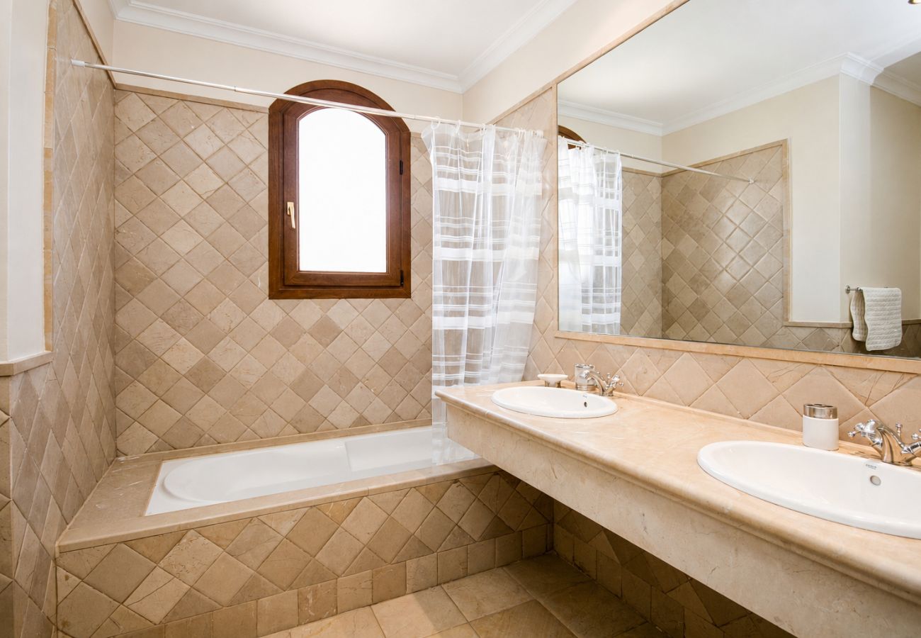 Terraced House in Estepona - Three Bedroom Townhouse Paraiso Hills Benavista