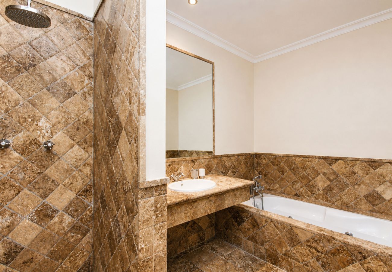 Terraced House in Estepona - Three Bedroom Townhouse Paraiso Hills Benavista