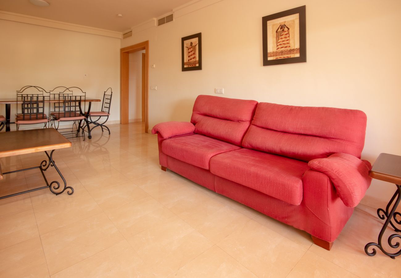 Apartment in Estepona - First Floor Two Bedroom Apartment Overlooking Pool